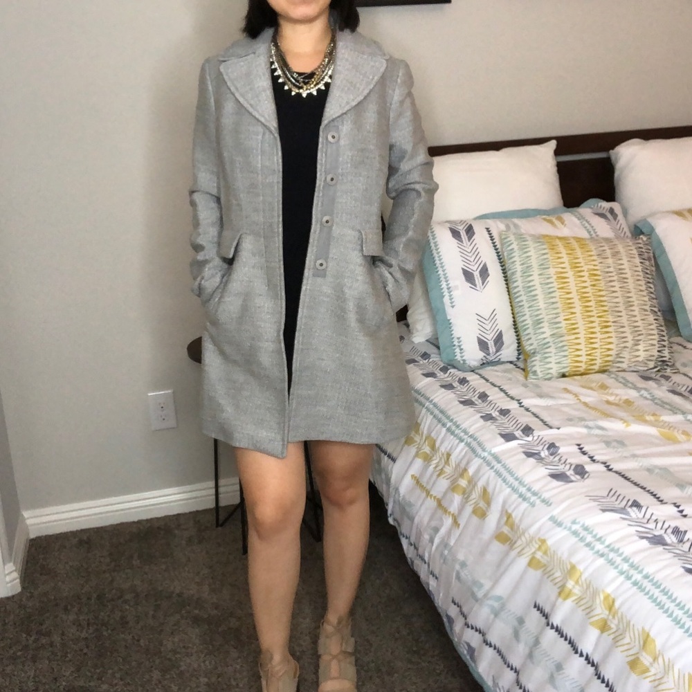 Banana Republic Gray trench coat. XSP